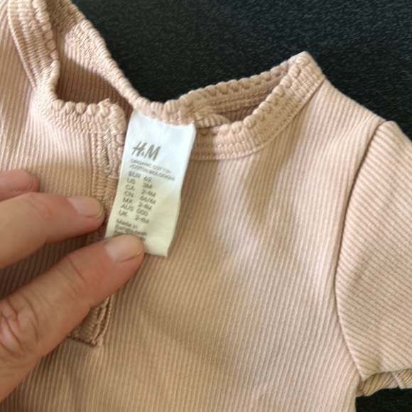 H&M onesie - Picture 2 of 2